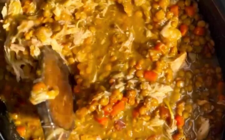 slow cooker chicken and lentil soup